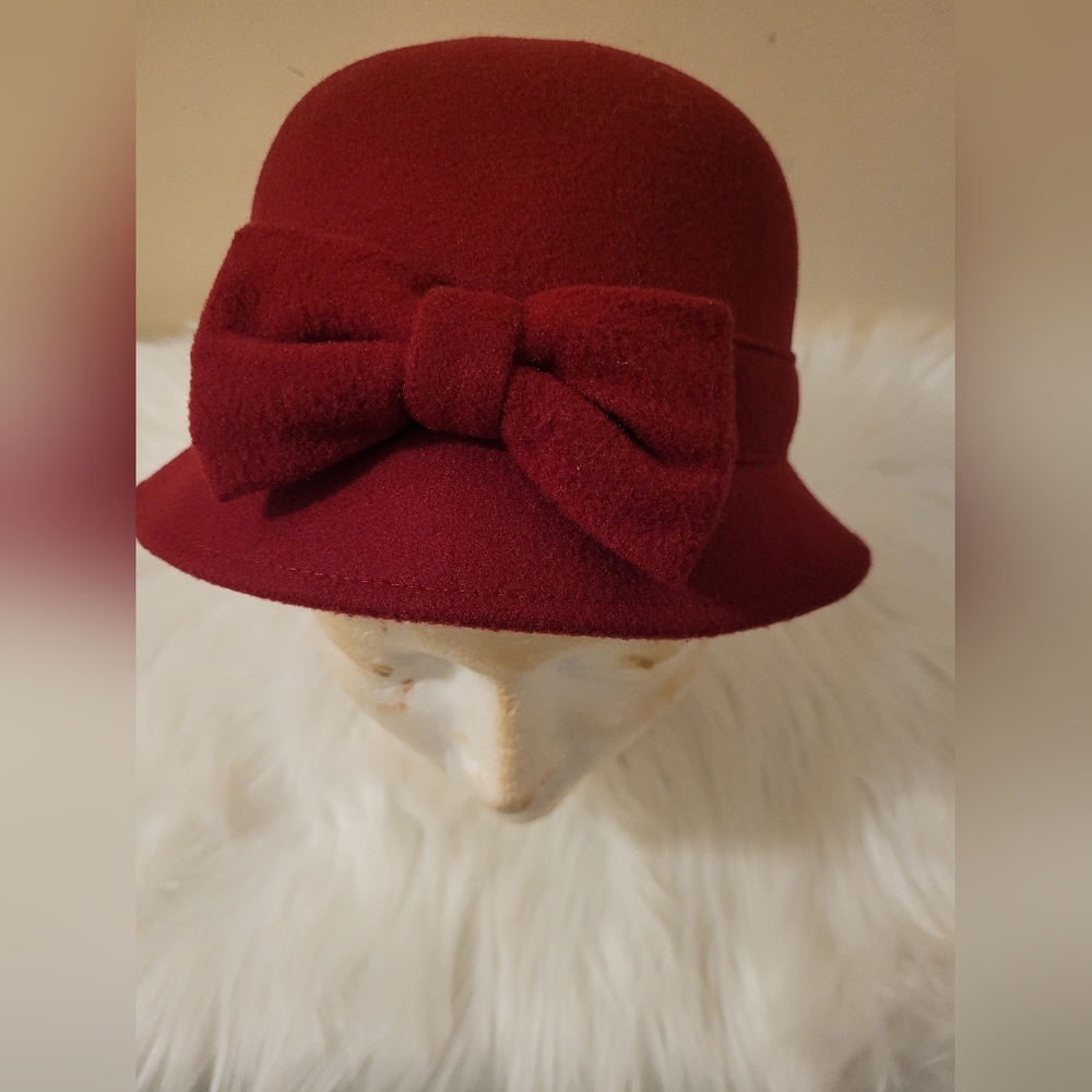 Janie and Jack Red Hat Girl Size 2T To 3 With Bow Wool